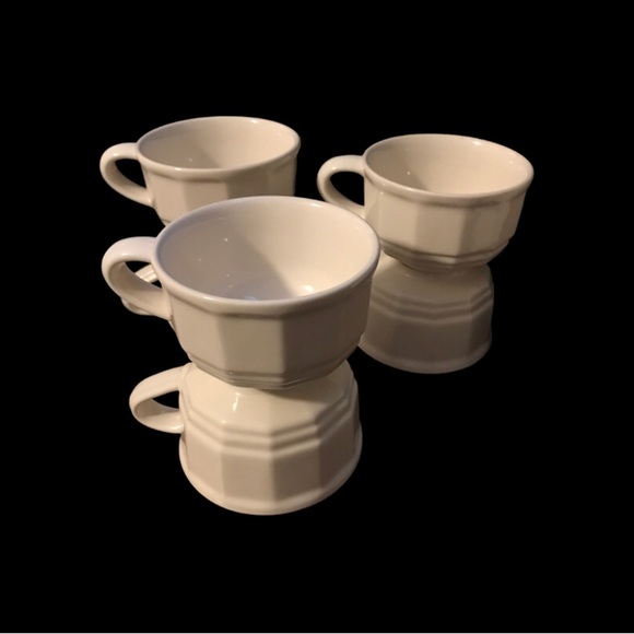 Pfaltzgraff HERITAGE WHITE Coffee Mugs Tea Cups and Saucers / Set of 7 / Vintage - Picture 2 of 6